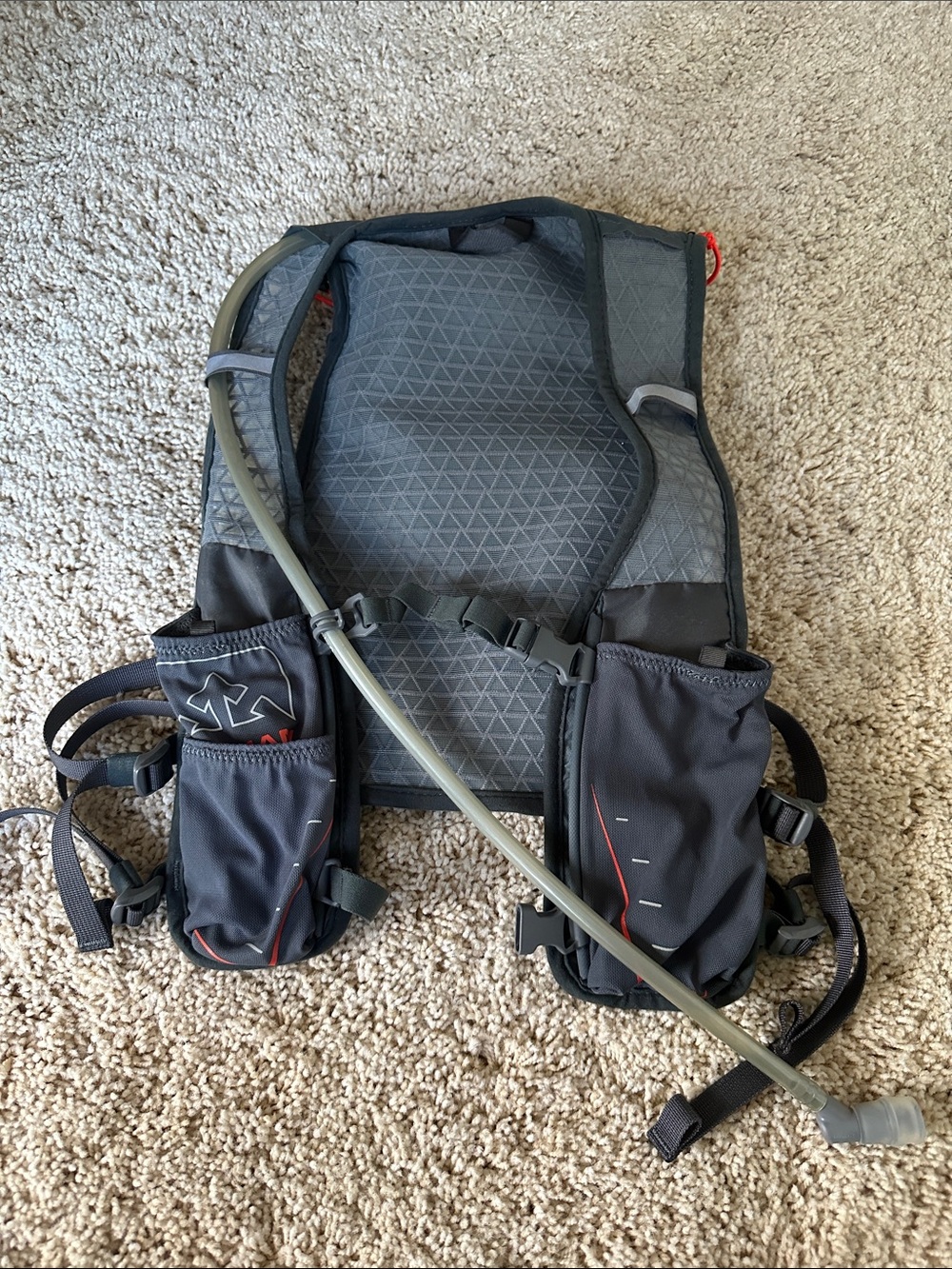 Natan Gray hydration Backpack - Picture 2 of 3